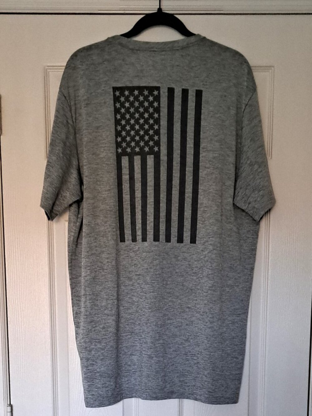 Vineyard Vines Performance USA Flag Crew Neck Short Sleeve Men's Gray Tee L/XL